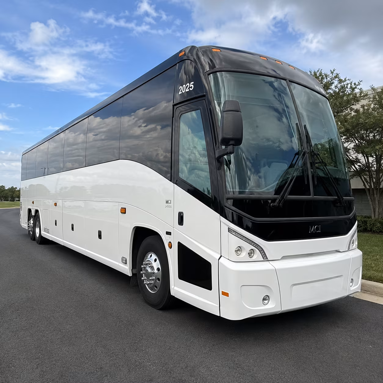 let a bus handle game day transportation to arizona stadium and mckale center